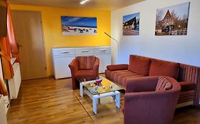 Schöne geräumige Ferienwohnung am Park